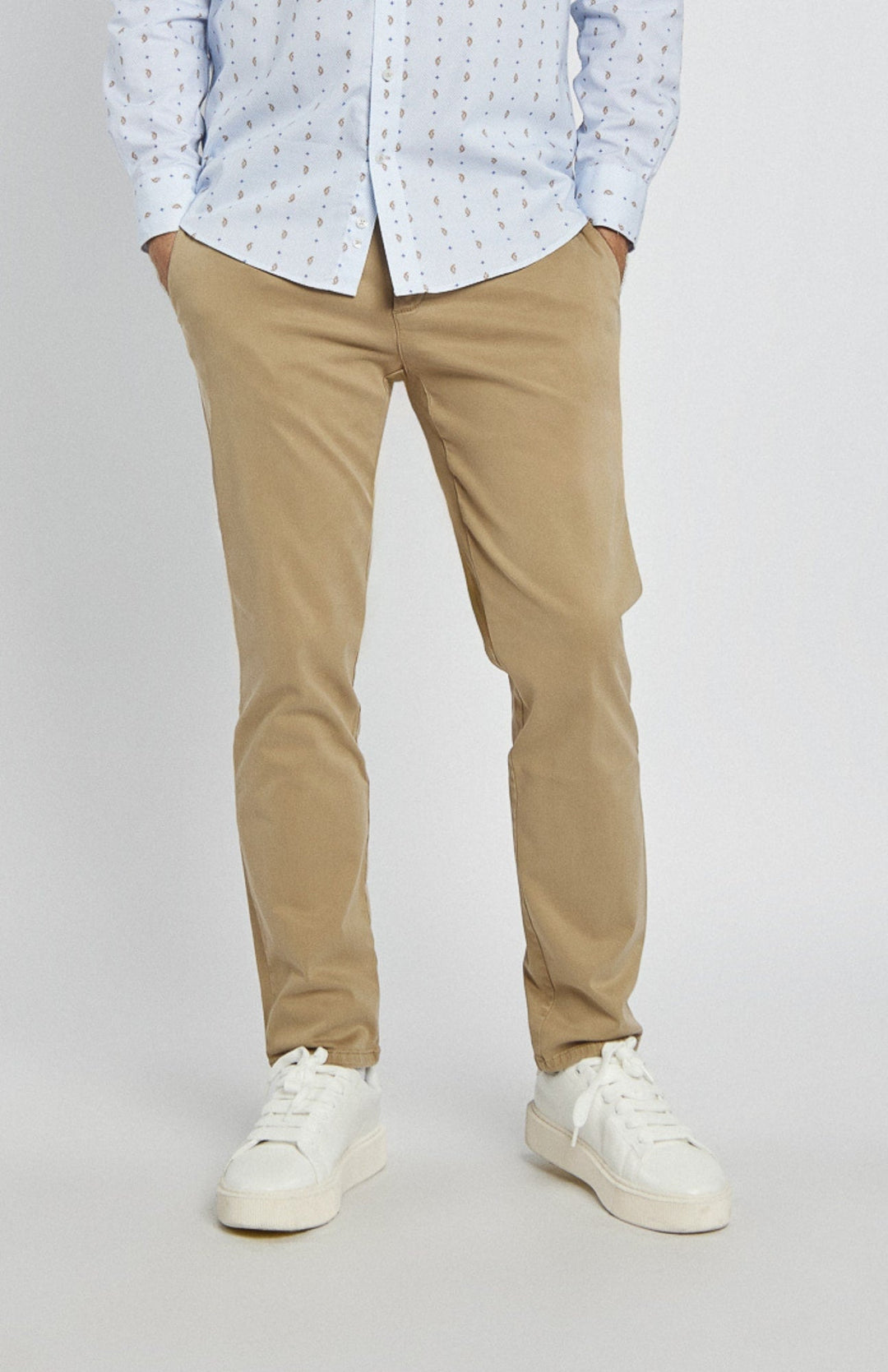 Beige Herrenhose mit Ziernähten