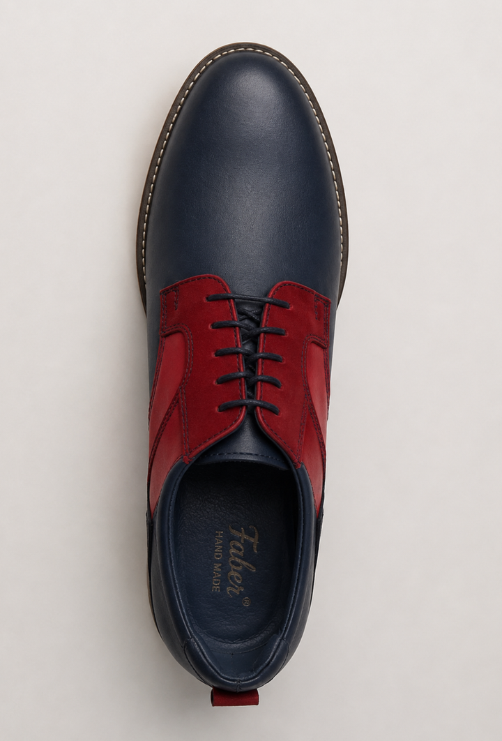 Schnürschuhe aus Leder in Navy und Rot mit Kontrasteinsätzen