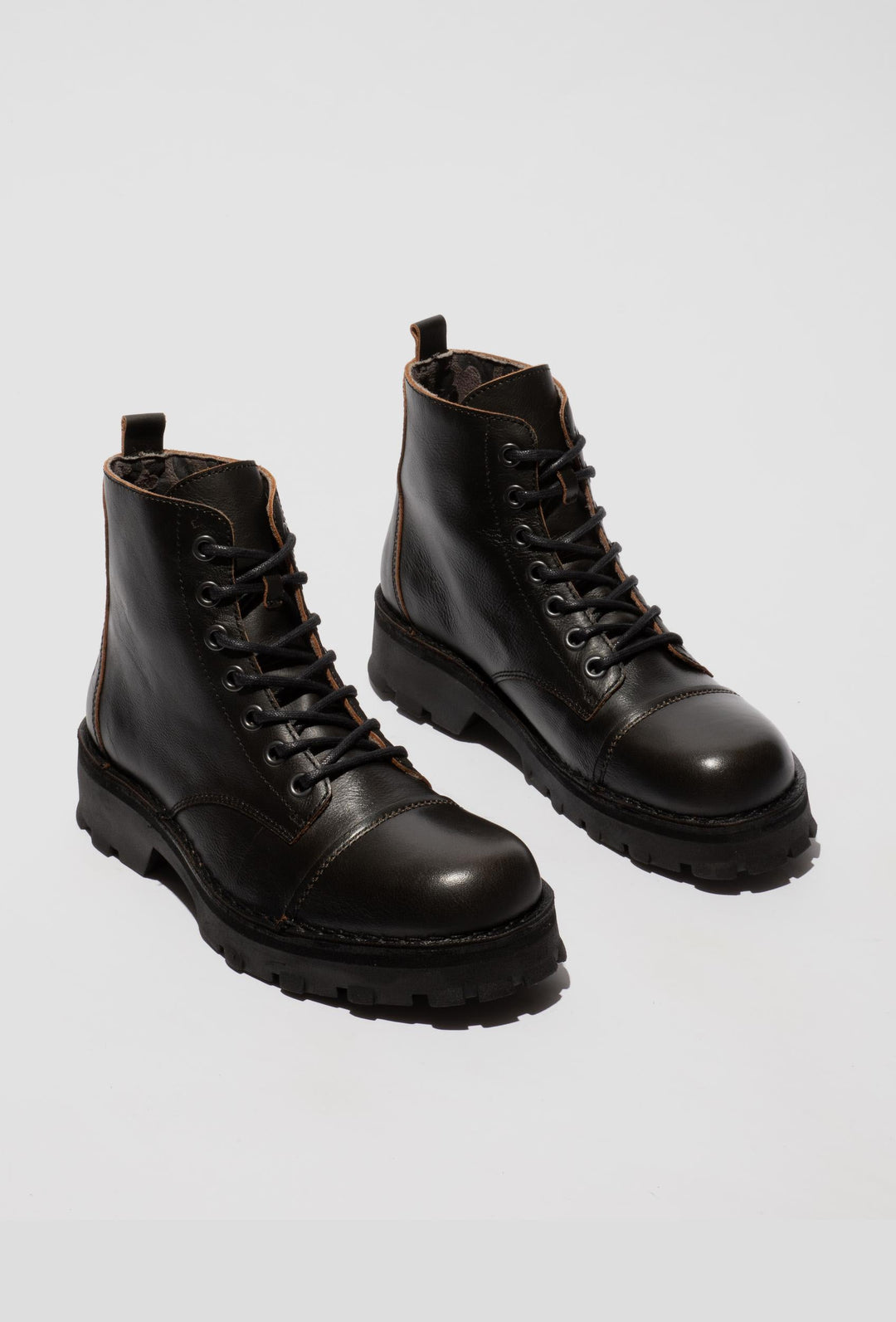 Braune Schnürstiefeletten aus Leder