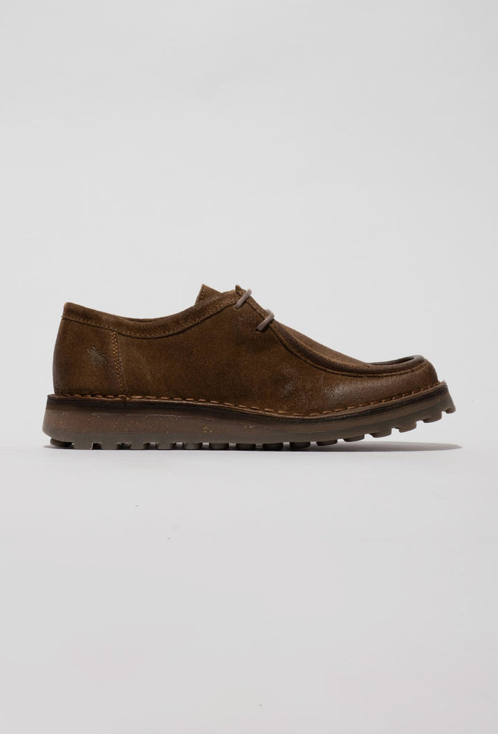 Braune Schnürschuhe aus Wildleder
