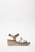 Elegante Sandalen mit glänzenden Riemen