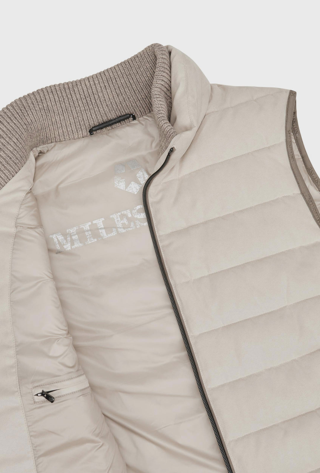 Light Beige Quilted Gilet with a Knitted Collar