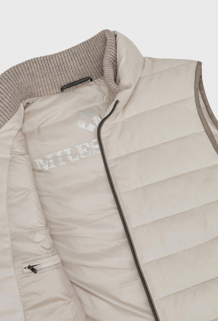 Light Beige Quilted Gilet with a Knitted Collar