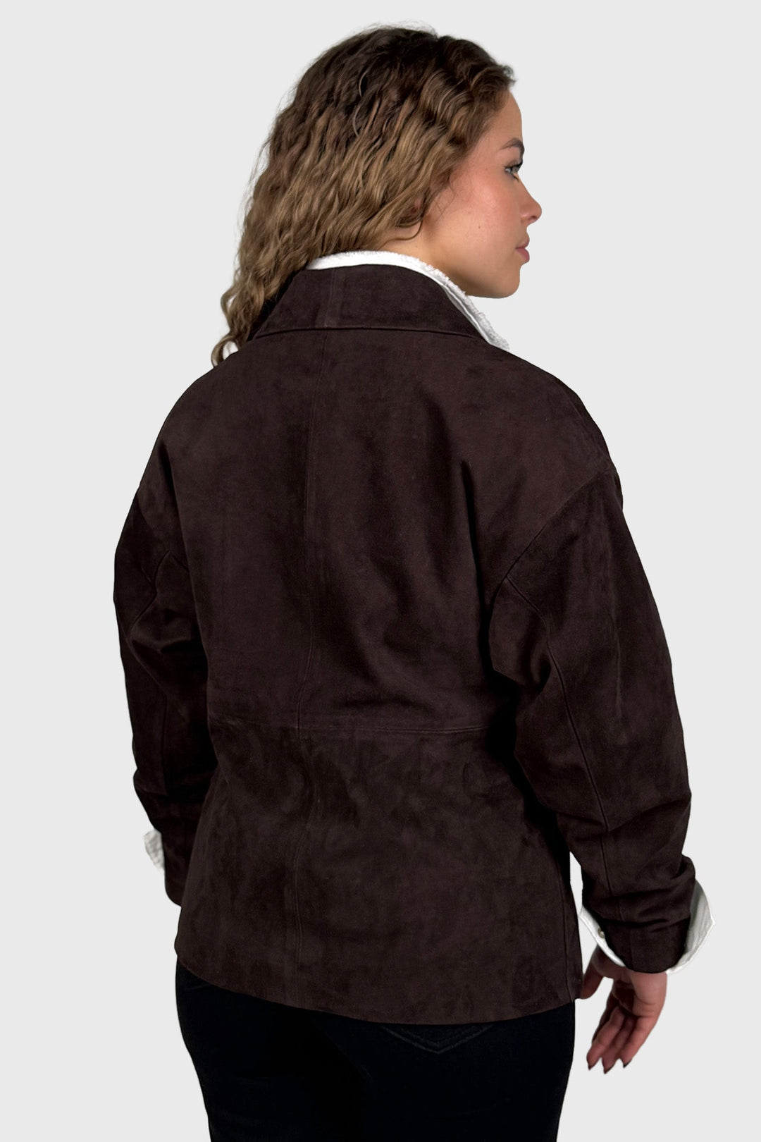 Oversize Damenjacke aus Wildleder in Braun