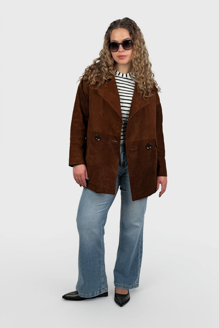 Kurze Damenjacke aus Wildleder in tiefem Braun